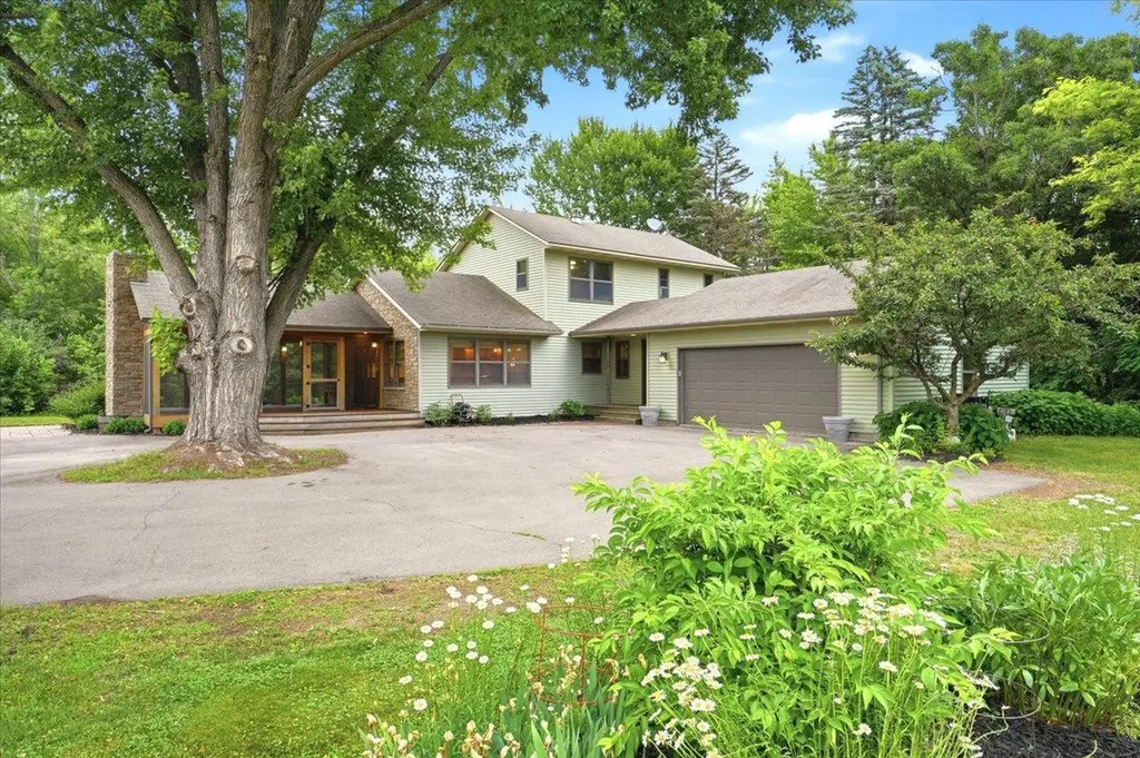 4596 Lilac Lane N Lake Elmo MN 55042