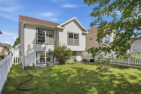 1903 58 Avenue S Fargo ND 58104