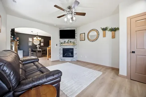 430 19th Avenue W West Fargo ND 58078