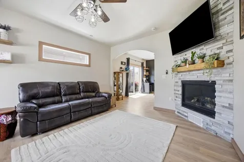 430 19th Avenue W West Fargo ND 58078