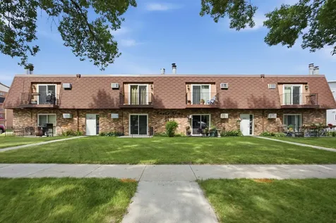 2577 Pacific Drive S Fargo ND 58103