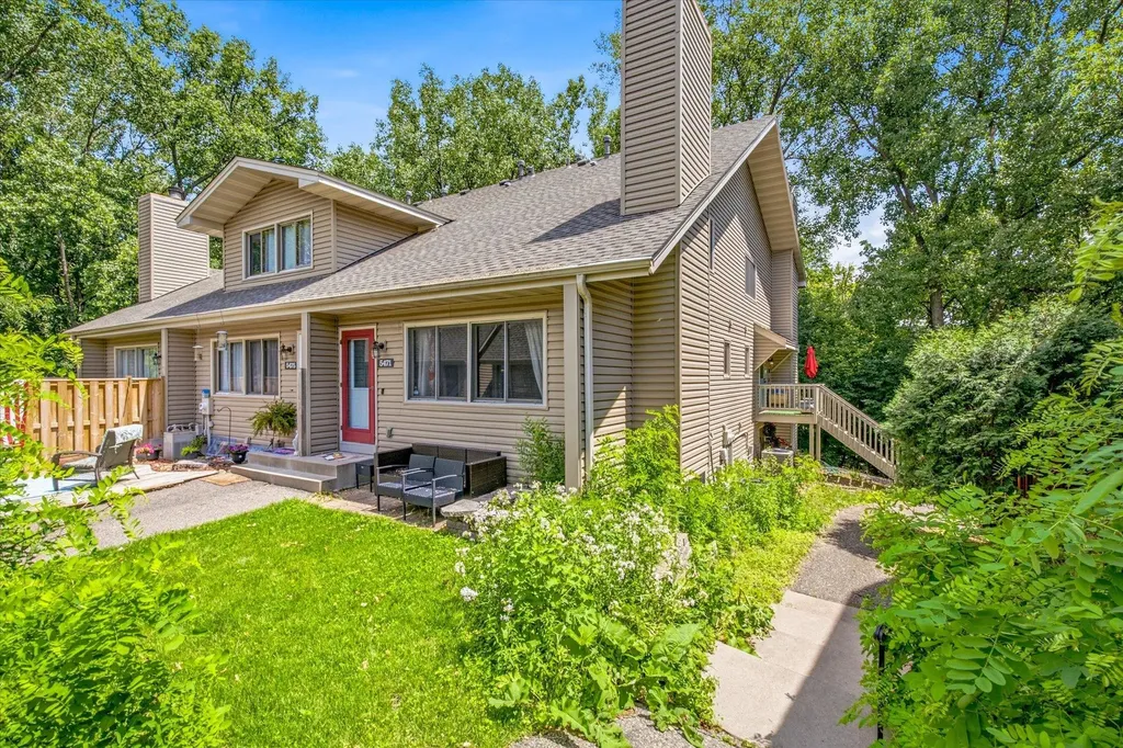 5473 E Brenner Pass Fridley MN 55432