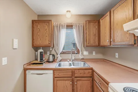 5473 E Brenner Pass Fridley MN 55432