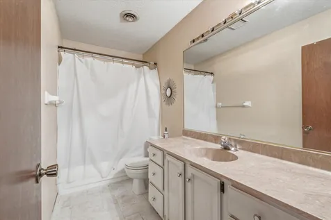 5473 E Brenner Pass Fridley MN 55432