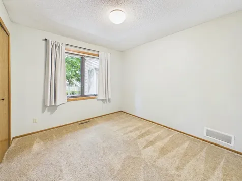 14387 Embry Path Apple Valley MN 55124