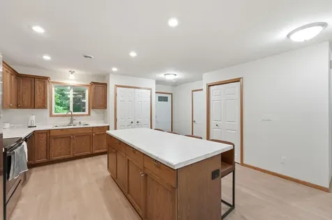 2013 E Oak Knoll Drive NE Alexandria MN 56308
