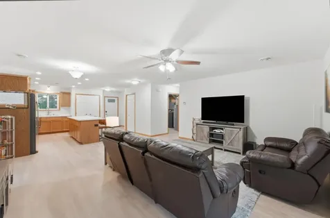 2013 E Oak Knoll Drive NE Alexandria MN 56308