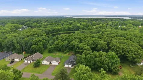2013 E Oak Knoll Drive NE Alexandria MN 56308