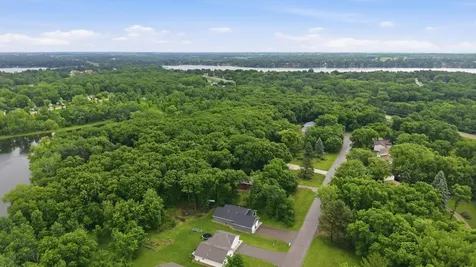 2013 E Oak Knoll Drive NE Alexandria MN 56308
