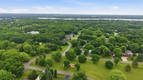 2013 E Oak Knoll Drive NE Alexandria MN 56308