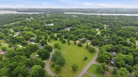 2013 E Oak Knoll Drive NE Alexandria MN 56308