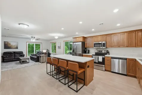 2013 E Oak Knoll Drive NE Alexandria MN 56308