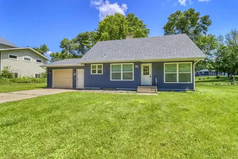 607 Maplewood Drive SE Pelican Rapids MN 56572