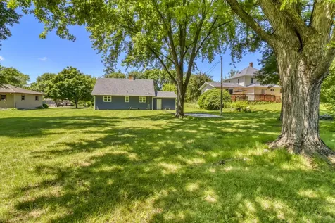 607 Maplewood Drive SE Pelican Rapids MN 56572