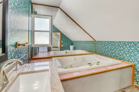 607 Maplewood Drive SE Pelican Rapids MN 56572