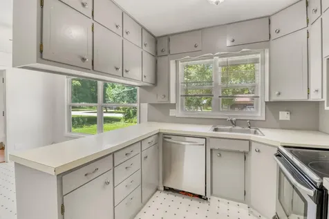 607 Maplewood Drive SE Pelican Rapids MN 56572