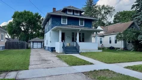 112 7th Avenue S Moorhead MN 56560