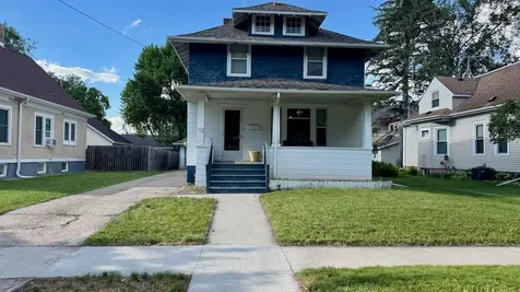 112 7th Avenue S Moorhead MN 56560
