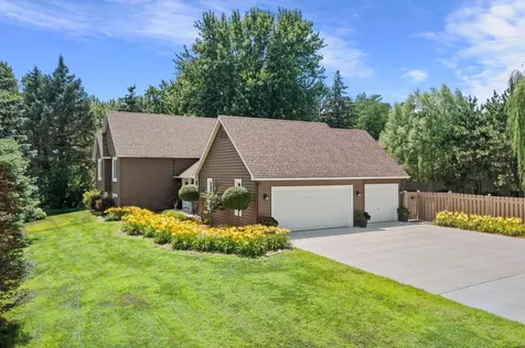 9040 E Sunrise Circle Eden Prairie MN 55347