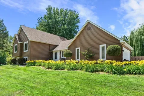 9040 E Sunrise Circle Eden Prairie MN 55347