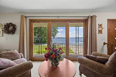 11040 N Shore Road Waconia MN 55387