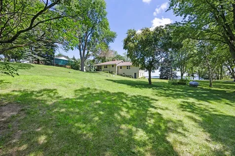 11040 N Shore Road Waconia MN 55387