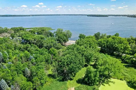 11040 N Shore Road Waconia MN 55387