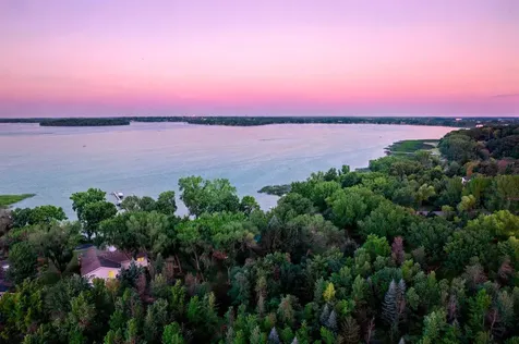 11040 N Shore Road Waconia MN 55387