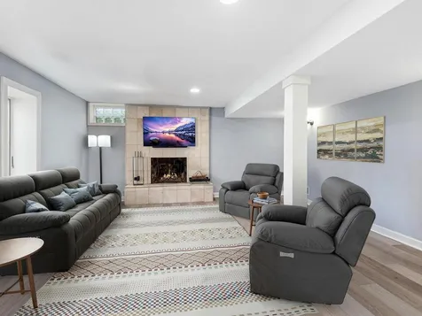 8108 Ensign Curve Bloomington MN 55438