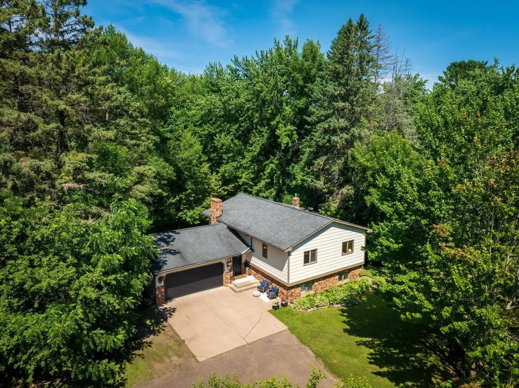 603 Old Highway 61 N Hinckley MN 55037