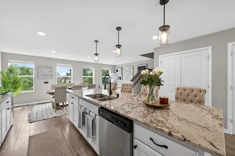 781 Midtown Lane New Brighton MN 55112