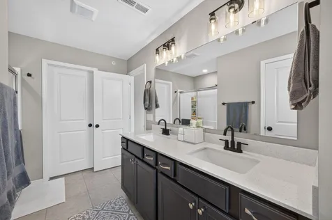 781 Midtown Lane New Brighton MN 55112