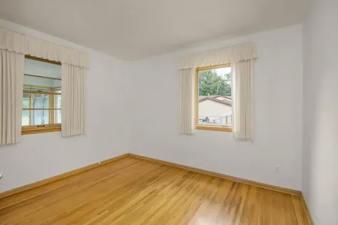 1957 Payne Avenue Maplewood MN 55117