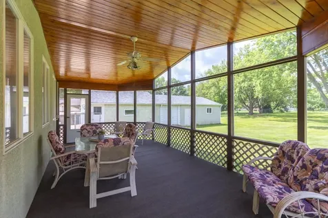 1957 Payne Avenue Maplewood MN 55117