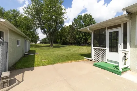 1957 Payne Avenue Maplewood MN 55117