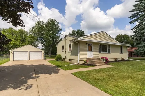 1957 Payne Avenue Maplewood MN 55117