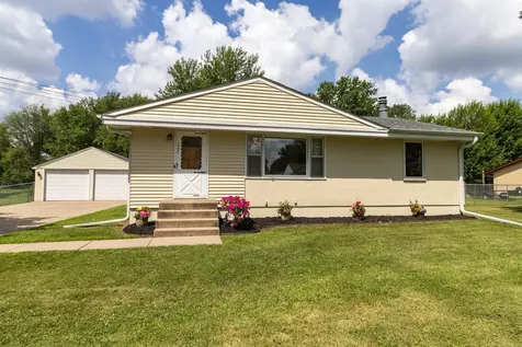 1957 Payne Avenue Maplewood MN 55117