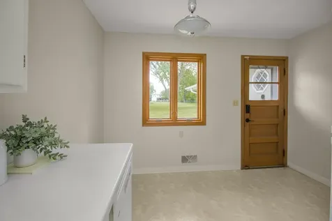 1957 Payne Avenue Maplewood MN 55117