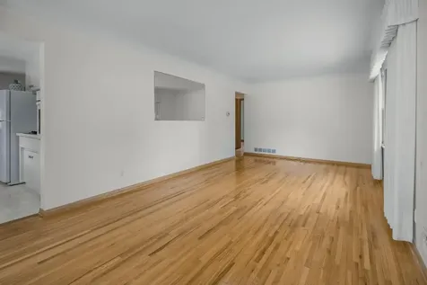 1957 Payne Avenue Maplewood MN 55117