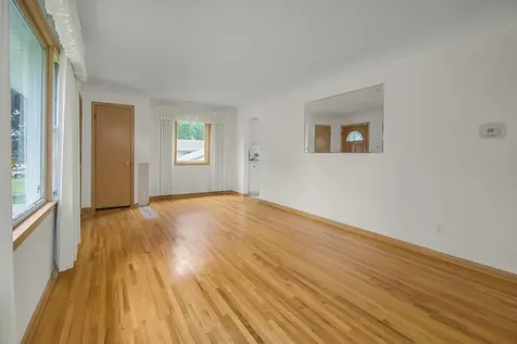 1957 Payne Avenue Maplewood MN 55117