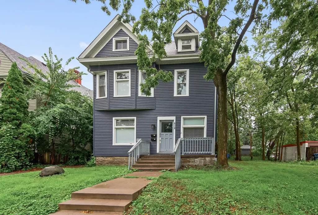 812 7th Street SE Minneapolis MN 55414