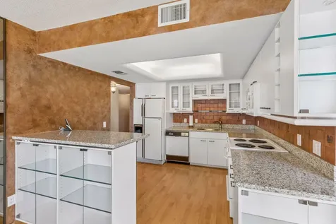 603 Lake Street Excelsior MN 55331