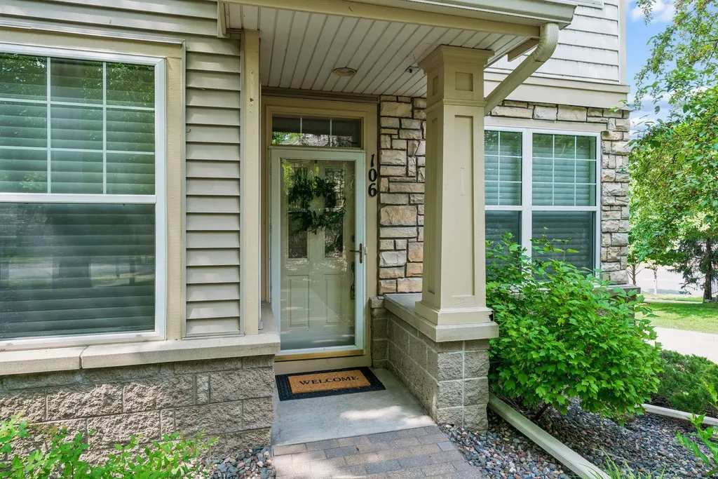8292 Labont Way Eden Prairie MN 55344