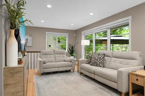 4870 Rusten Road Eagan MN 55122