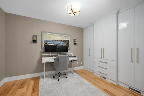 4870 Rusten Road Eagan MN 55122