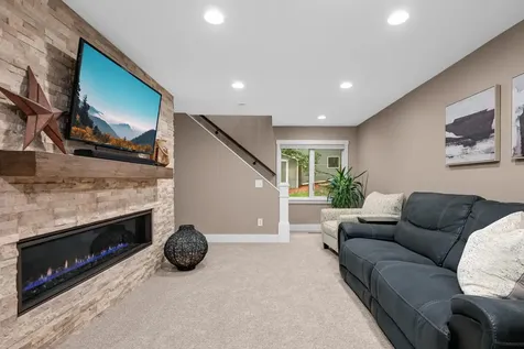 4870 Rusten Road Eagan MN 55122