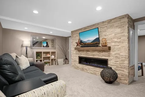 4870 Rusten Road Eagan MN 55122