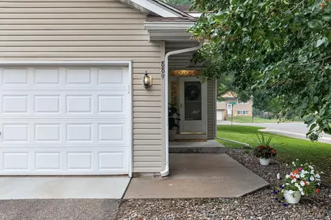 889 125th Drive NE Blaine MN 55434