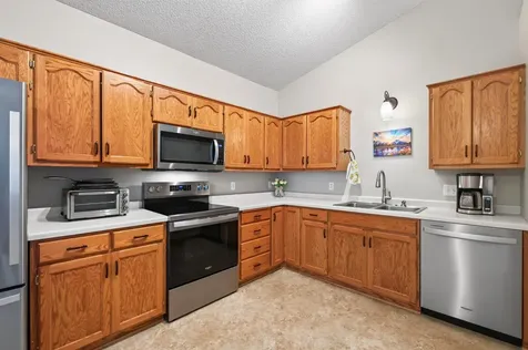 889 125th Drive NE Blaine MN 55434