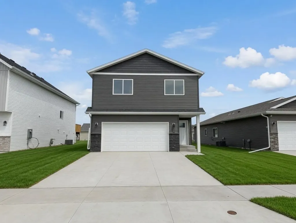 3734 33rd Street S Moorhead MN 56560